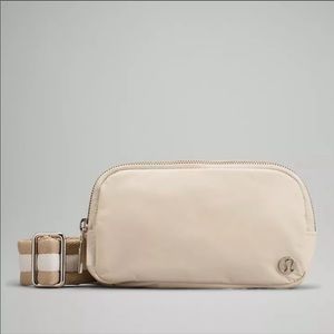 NWT Lululemon everywhere cross body bag